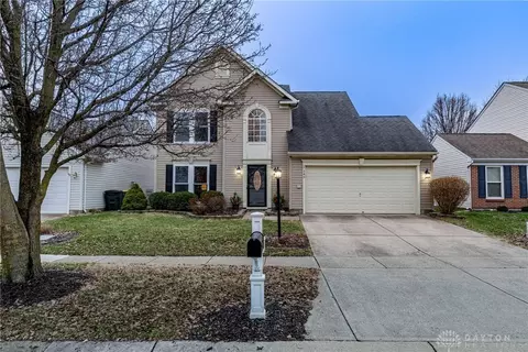 345 W Pugh Dr, Springboro, OH 45066