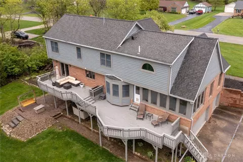 Exterior - 645 Aberfelda Dr, Springfield, OH 45504 photo 4 of 4