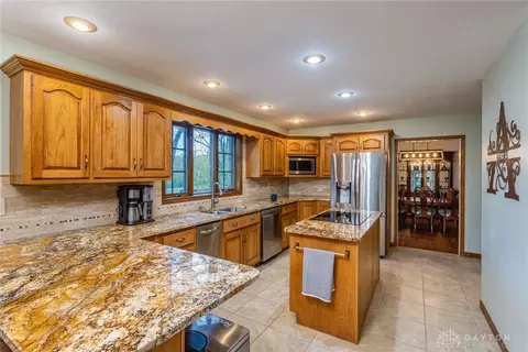 Kitchen - 645 Aberfelda Dr, Springfield, OH 45504 photo 2 of 3