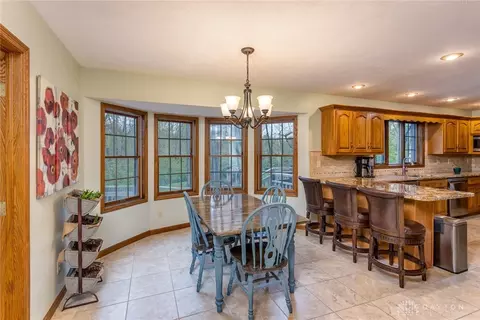Dining - 645 Aberfelda Dr, Springfield, OH 45504 photo 1 of 2