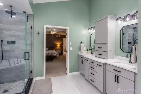 Bath - 645 Aberfelda Dr, Springfield, OH 45504 photo 3 of 4