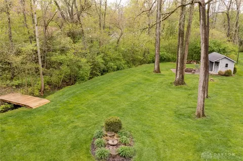 Exterior - 645 Aberfelda Dr, Springfield, OH 45504 photo 2 of 4