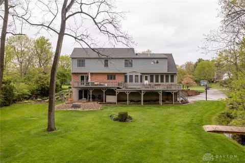 Exterior - 645 Aberfelda Dr, Springfield, OH 45504 photo 3 of 4