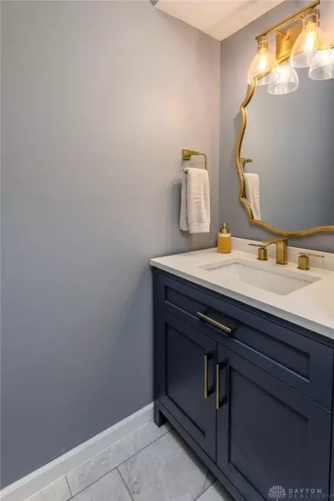 Bath - 645 Aberfelda Dr, Springfield, OH 45504 photo 1 of 4