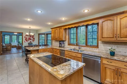 Kitchen - 645 Aberfelda Dr, Springfield, OH 45504 photo 1 of 3