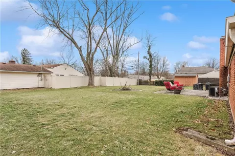Exterior - 124 Virginia Ave, Washington Township, OH 45458 photo 7 of 9