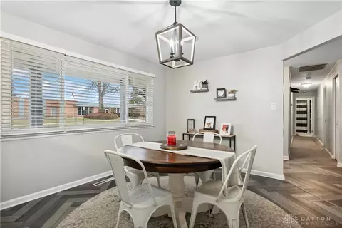 Dining - 124 Virginia Ave, Washington Township, OH 45458 photo 1 of 2