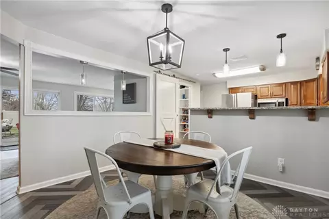 Dining - 124 Virginia Ave, Washington Township, OH 45458 photo 2 of 2