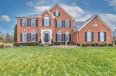 1275 Waters Edge Dr, Centerville, OH 45458