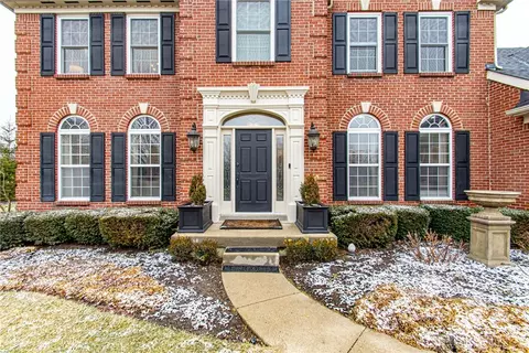 1275 Waters Edge Dr, Centerville, OH 45458 photo 2