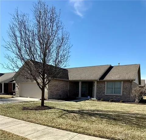 101 Millwood Village Dr, Clayton, OH 45315