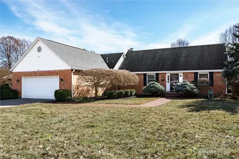 323 Beechgrove Dr, Englewood, OH 45322