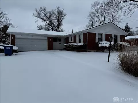 4661 College View Dr, Dayton, OH 45417