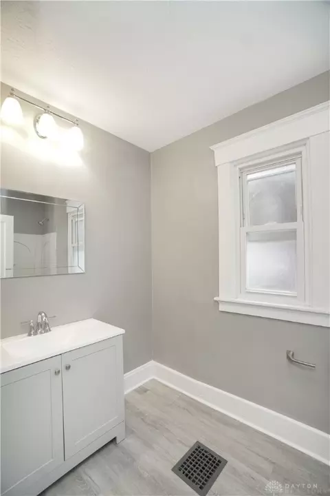 Bath - 2773 Shaffer Ave, Cincinnati, OH 45211 photo 2 of 3