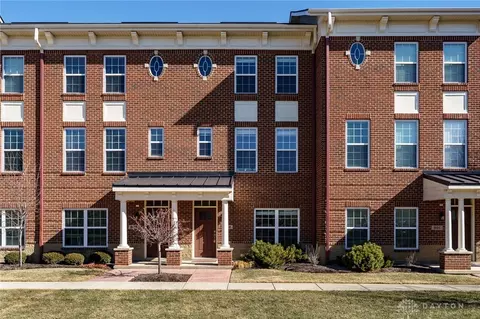 802 Brownstone Row, Springboro, OH 45066
