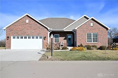 867 W Bentley Cir, Troy, OH 45373