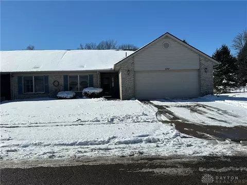 6747 Grovebelle Dr, Dayton, OH 45424