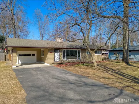 2732 Crone Rd, Dayton, OH 45434