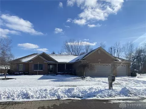 686 Kimmel Trl, Brookville, OH 45309