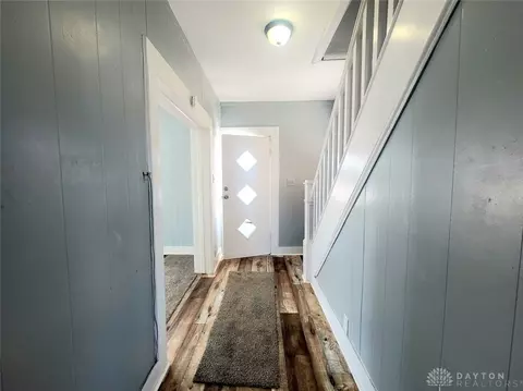Entry Way - 550 E Rose St, Springfield, OH 45505 photo 1 of 6