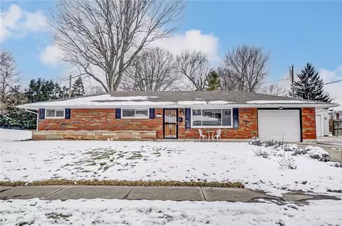 2709 Parklawn Dr, Kettering, OH 45440