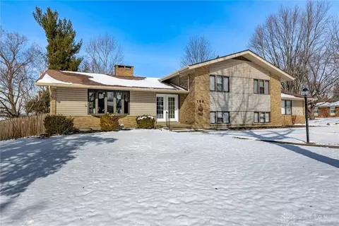 169 Bradstreet Rd, Centerville, OH 45459