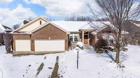 2393 Sydneys Bend Dr, Miamisburg, OH 45342
