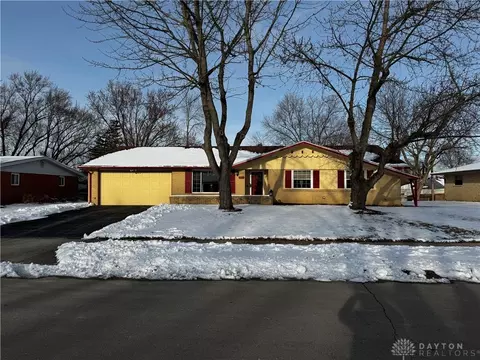 1010 Derringer Dr, Englewood, OH 45322