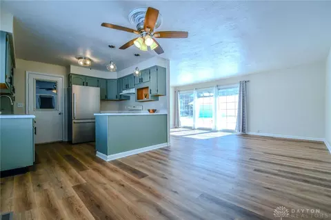 2337 N Cottingham Rd, Springfield, OH 45506 photo 5