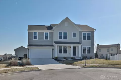 230 Litten Ct, Brookville, OH 45309