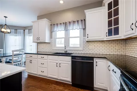 Kitchen - 776 E Lower Springboro Rd, Springboro, OH 45066 photo 6 of 7