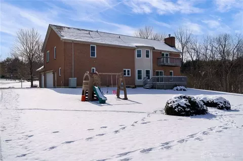 Exterior - 776 E Lower Springboro Rd, Springboro, OH 45066 photo 6 of 12