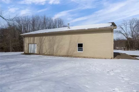Exterior - 776 E Lower Springboro Rd, Springboro, OH 45066 photo 9 of 12