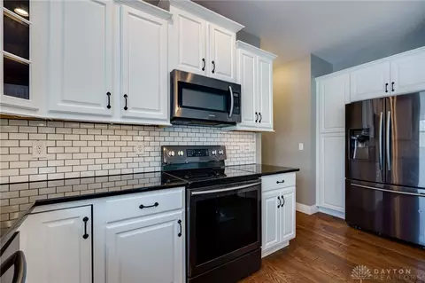 Kitchen - 776 E Lower Springboro Rd, Springboro, OH 45066 photo 5 of 7