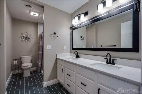 Bath - 776 E Lower Springboro Rd, Springboro, OH 45066 photo 6 of 7