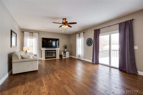 Living - 776 E Lower Springboro Rd, Springboro, OH 45066 photo 3 of 4