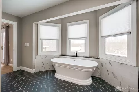Bath - 776 E Lower Springboro Rd, Springboro, OH 45066 photo 5 of 7