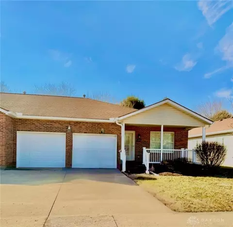 3009 Greentree Dr, Jamestown, OH 45335