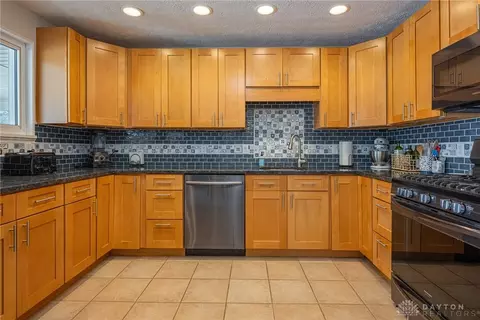 8 Boundbrook Dr, Centerville, OH 45459 photo 10