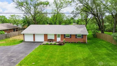 7630 Mad River Rd, Dayton, OH 45459