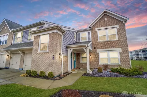 29 Old Pond Rd, Springboro, OH 45066
