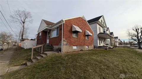1702 Leonhard St, Dayton, OH 45404