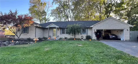 3221 Birchall Dr, Dayton, OH 45440