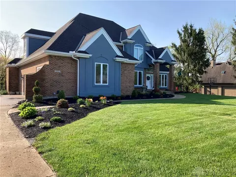 2112 Hedge Gate Blvd, Beavercreek, OH 45431