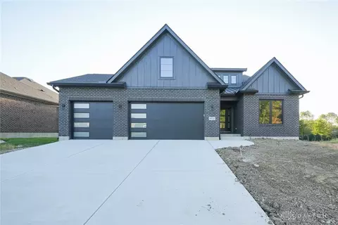 9416 Rochelle Ln, Clearcreek Twp, OH 45459