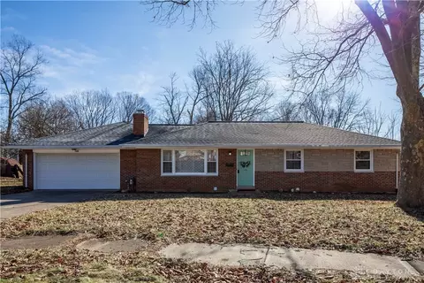 789 Ormsby Dr, Xenia, OH 45385