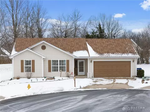 124 Mimosa Ct, Hamilton, OH 45013