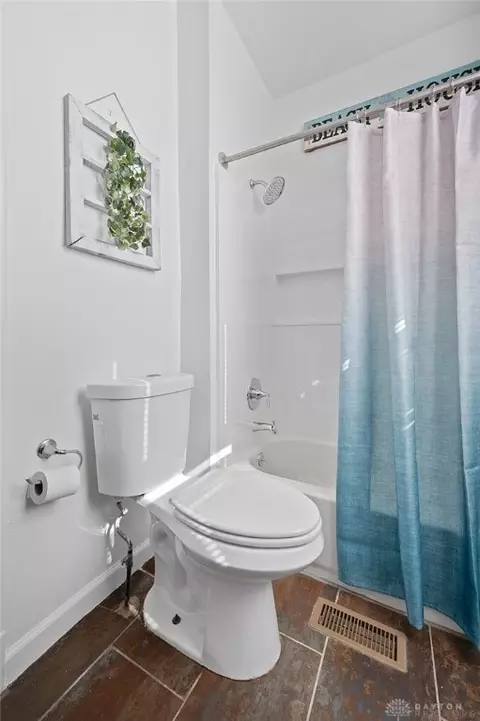 Bath - 2041 Ley Ave, Cincinnati, OH 45214 photo 1 of 4