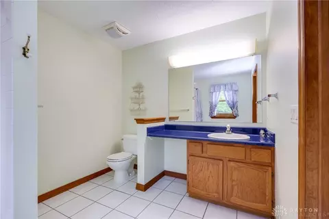 Bath - 3889 Eagle Point Dr, Beavercreek, OH 45430 photo 5 of 7