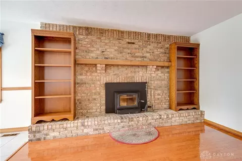 Living - 3889 Eagle Point Dr, Beavercreek, OH 45430 photo 7 of 8